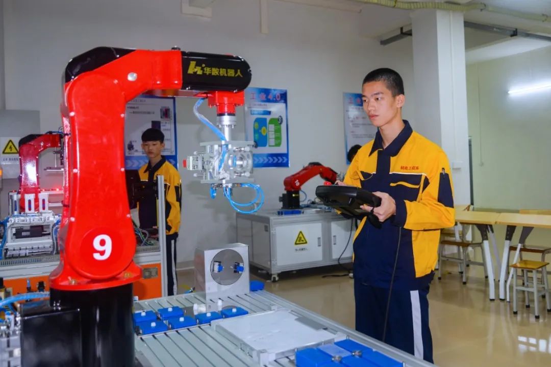 機器人應用與操作9.jpg 圖片